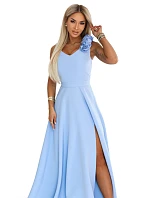 model 22141503 Elegantní večerní maxi šaty s rozparkem a růžemi modré - numoco