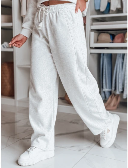 Dámské široké tepláky PREMIUM světle šedé Dstreet model 21988135 - FashionStreet Dámské široké tepláky PREMIUM světle šedé Dstreet model 21988135 - FashionStreet