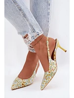 Zdobené dámské sandály na podpatku s květinovým vzorem Žluté model 22103138 - Boto