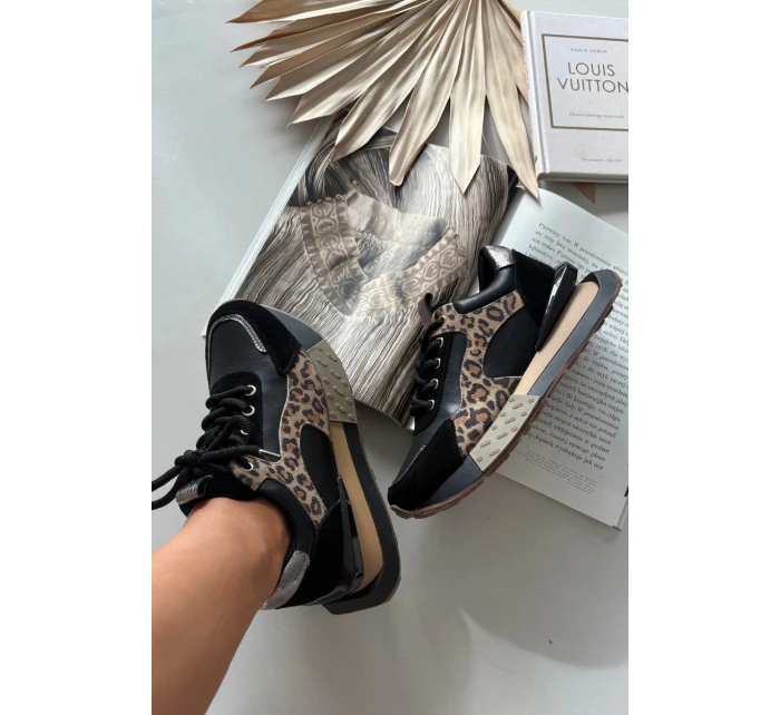 Dámske kožené tenisky na platforme s leopardím vzorom Artiker - čierne Dámske kožené tenisky na platforme s leopardím vzorom Artiker - čierne