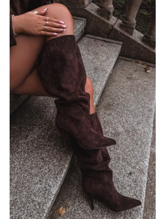 Wsuwane Kozaki Damskie Na Szpilce Z Eko Zamszu Czekoladowe Noretta