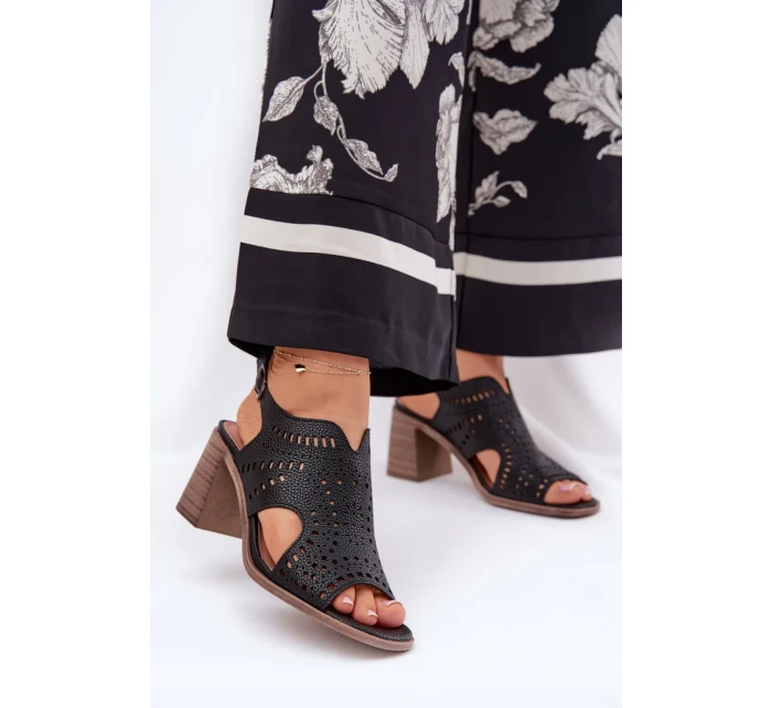 Sandále na podpätku model 211365 Vykročte štýlovo