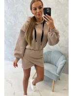 Zateplené šaty s obálkovým dnom tmavo béžové Zateplené šaty s obálkovým dnom tmavo béžové