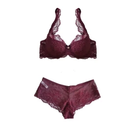 Vystužená dámska podprsenka full cup Mat M-3344/22 Cora Vystužená dámska podprsenka full cup Mat M-3344/22 Cora