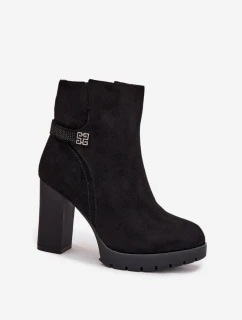 Zateplené dámské kotníkové boty na podpatku s ozdobnou páskou černé model 21707403 - Boto