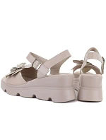 Dámské kožené sandály na platformě béžové model 22116393 - VINCEZA