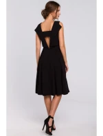 K005 Priliehavé šaty s odhaleným chrbtom - čierne