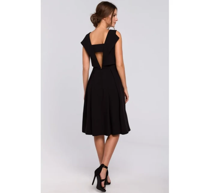 K005 Priliehavé šaty s odhaleným chrbtom - čierne