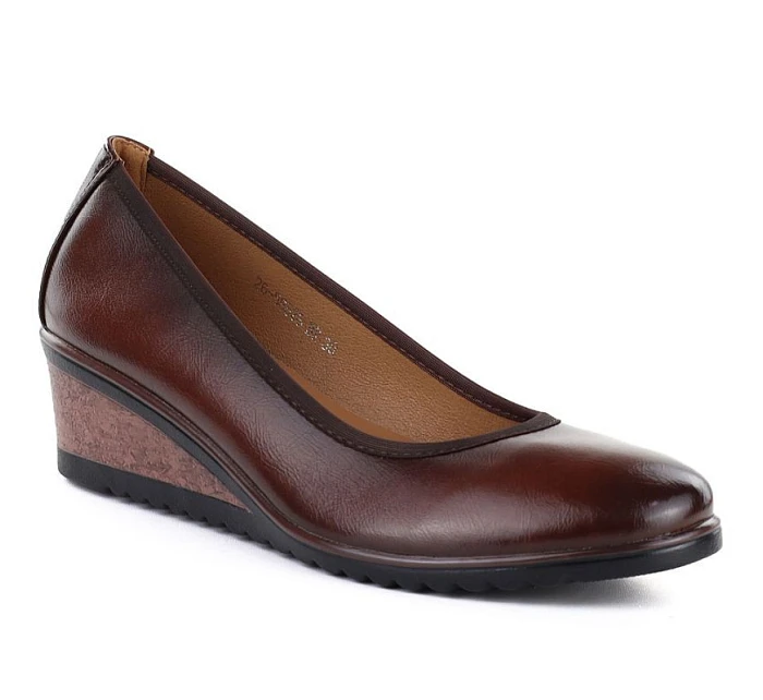 Dámske hnedé čižmy na podpätku Vinceza 58628