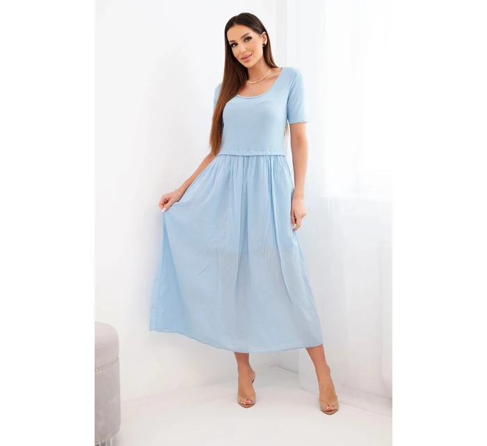 Dámske bavlnené midi šaty s krátkymi rukávmi a rozšírenou spodnou časťou modré