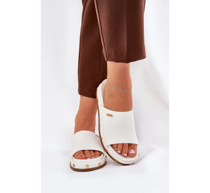 Klapki Damskie Na Platformie Z Ćwiekami Big Star RR274216 Białe Klapki Damskie Na Platformie Z Ćwiekami Big Star RR274216 Białe