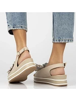 Dámske kožené sandále na platforme béžovej farby Filippo DS7045/26