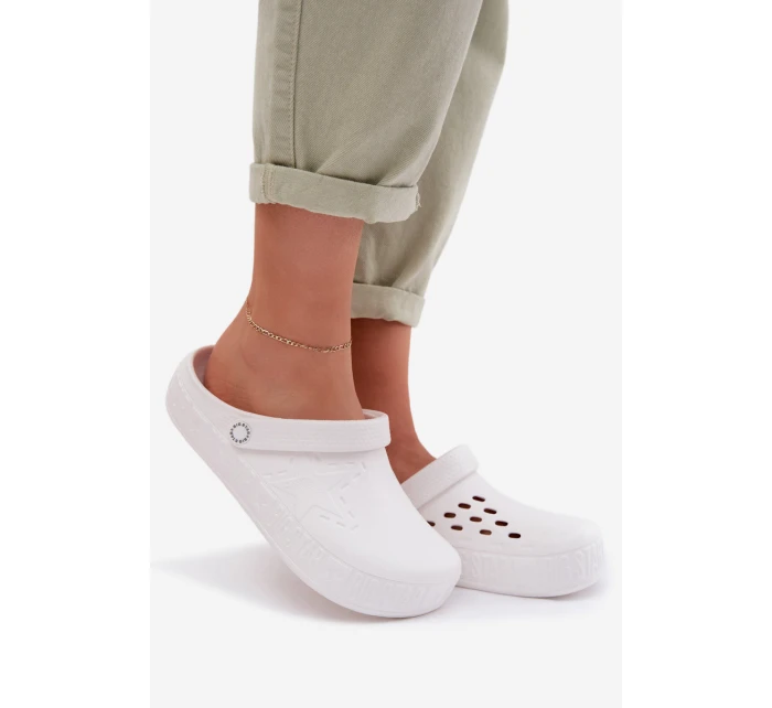 Dámské pantofle z Big Star Bílé model 22016676 - Big Star Shoes Dámské pantofle z Big Star Bílé model 22016676 - Big Star Shoes