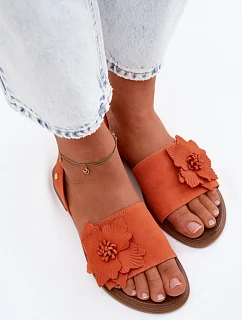 Kožené semišové sandály na plochém podpatku s ozdobným květem model 22122953 Oranžové - Zazoo