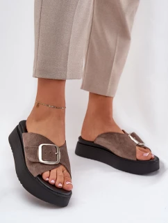 Zamszowe Klapki Damskie Z Klamrą Na Platformie Zazoo 3019 Brązowe