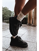 Dámské sněhule na platformě s kožešinou typu Big Star Černé model 22391302 - Big Star Shoes