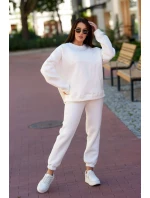 Izolovaná souprava model 18922101 ecru - K-Fashion Izolovaná souprava model 18922101 ecru - K-Fashion