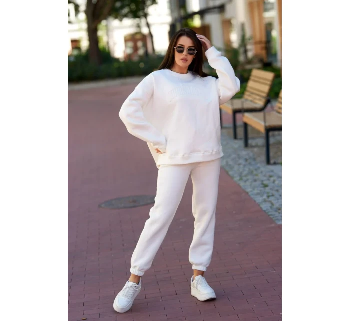 Izolovaná souprava model 18922101 ecru - K-Fashion Izolovaná souprava model 18922101 ecru - K-Fashion