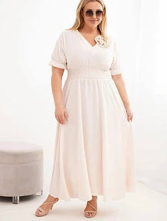 Dámské šaty Plus Size s výstřihem do V a model 22092392 pasem světle béžová - K-Fashion