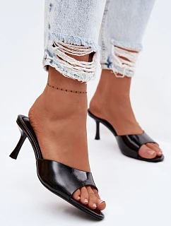 Sandály z umělé kůže na jehlovém podpatku Zlaté Melissea