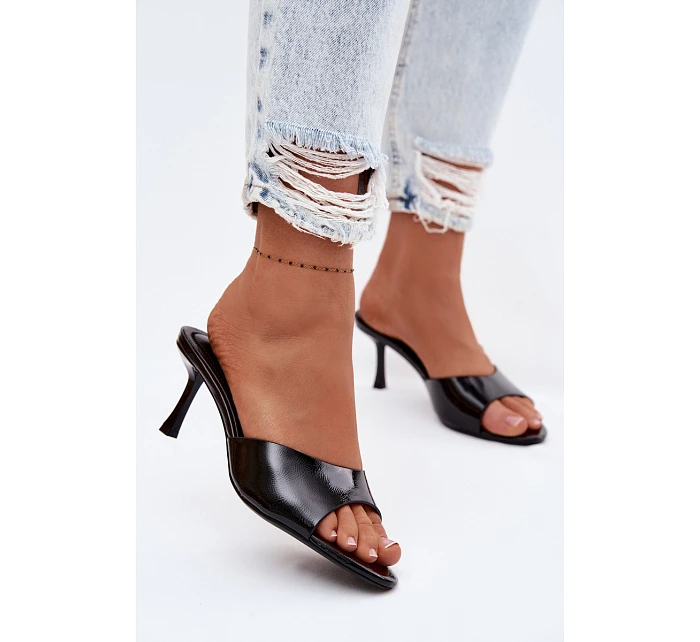 Sandály z umělé kůže na jehlovém podpatku Zlaté model 22103068 - Boto