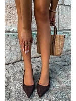 Dámske sandále na podpätku z umelého semišu hnedej farby Saria