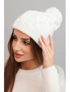 Dámska zimná čiapka z vlny s hrubým pleteným vzorom K458 biela