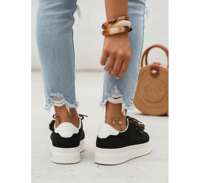 Sneakersy damskie z ozdobami na czarne model 22020850 - FashionStreet