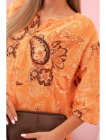 Dámská bavlněná blůza s ohrnovacími rukávy a vzorem model 21202211 - K-Fashion Dámská bavlněná blůza s ohrnovacími rukávy a vzorem model 21202211 - K-Fashion