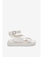 Sandály z eko kůže na platformě Bílé model 22102991 - Boto