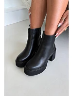Černé kotníkové boty na podpatku a platformě model 22312052 - Boto Černé kotníkové boty na podpatku a platformě model 22312052 - Boto
