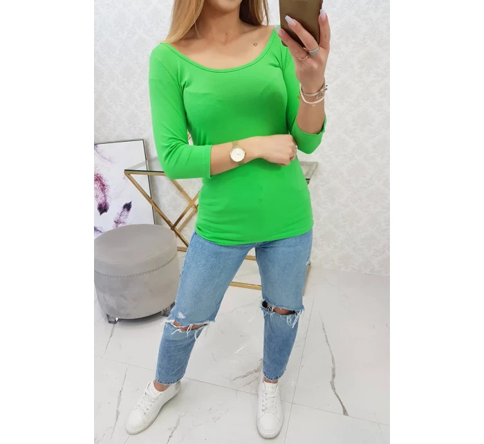 Světle zelená halenka s kulatým výstřihem