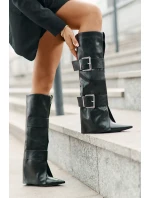 Kozačky ke kolenům na klínu s ohrnutým svrškem a sponami model 21677855 - Boto