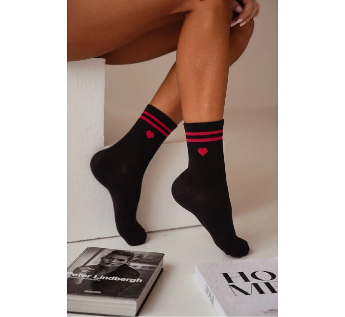 Dámské bavlněné ponožky srdce s pruhy černé