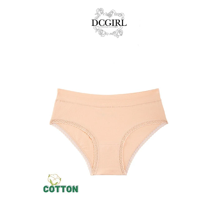 A'2 model 22110354 - DC Girl