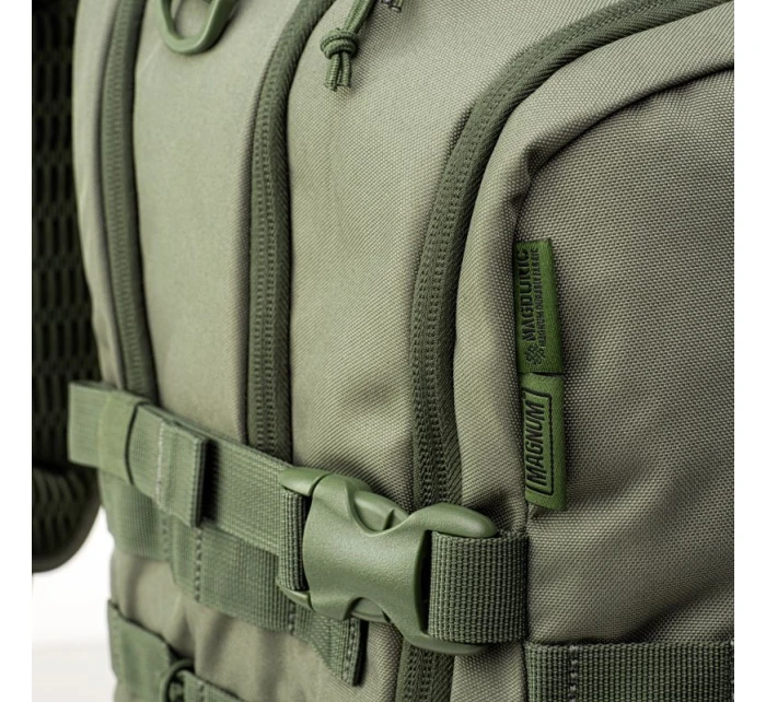 Batoh  37 model 20068638 - Magnum