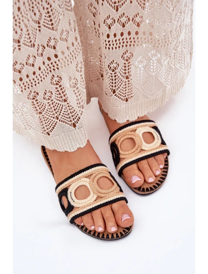 Dámské Pantofle Na Plochém Podpatku Černé model 21702279 - Boto Dámské Pantofle Na Plochém Podpatku Černé model 21702279 - Boto