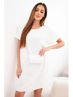 Dámske šaty s krátkym rukávom a retiazkou v bielej farbe