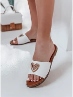 Dámské žabky se srdcem white Dstreet model 21984707 - FashionStreet