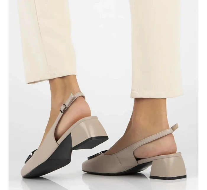 Béžové kožené lodičky s páskem Filippo model 22116831 - Rieker