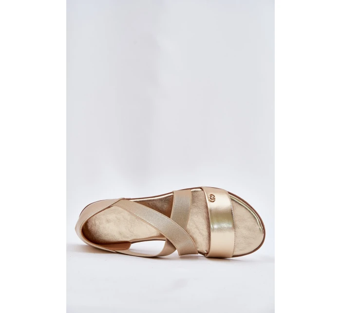 Dámské ploché sandály s pásky zlaté model 21696940 - EVENTO Dámské ploché sandály s pásky zlaté model 21696940 - EVENTO