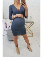 Priliehavé šaty s líniou poprsia v grafitovej farbe
