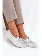 Dámske perforované baleríny z prírodnej kože Vinceza - biele