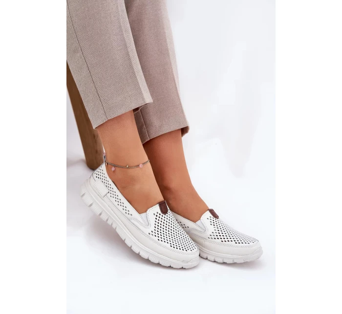 Dámske perforované baleríny z prírodnej kože Vinceza - biele