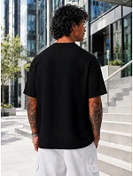 Tshirt męski oversize z nadrukiem bawełniany czarny model 22216099 - FashionStreet Tshirt męski oversize z nadrukiem bawełniany czarny model 22216099 - FashionStreet
