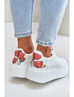 Dámske kožené tenisky na platforme s brošňou a ozdobným kvetom White Dámske kožené tenisky na platforme s brošňou a ozdobným kvetom White