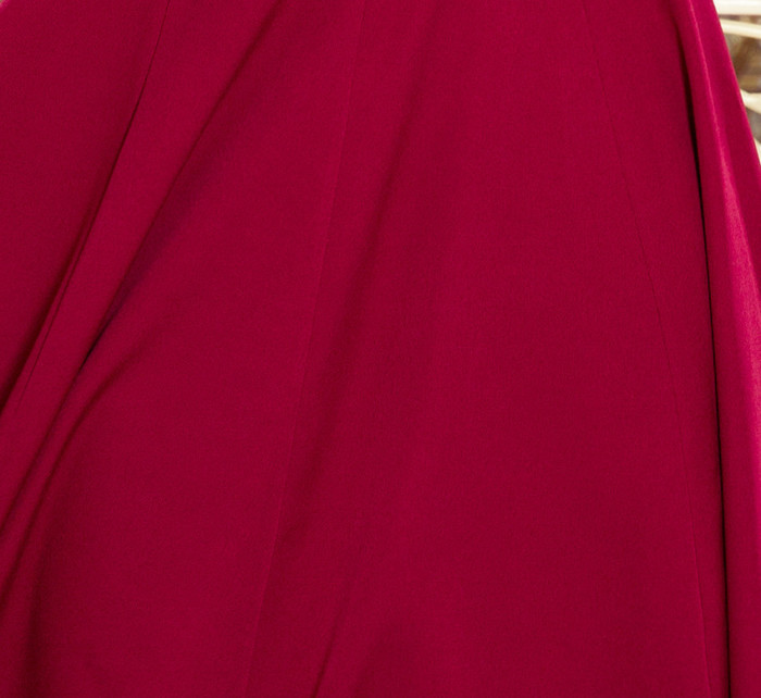 Dlhé dámske šaty v bordovej farbe s dekoltom model 7470385