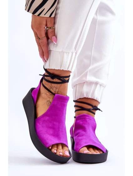 Semišové sandály na klínku Nicole model 21617551 Fuchsie - Zazoo Semišové sandály na klínku Nicole model 21617551 Fuchsie - Zazoo