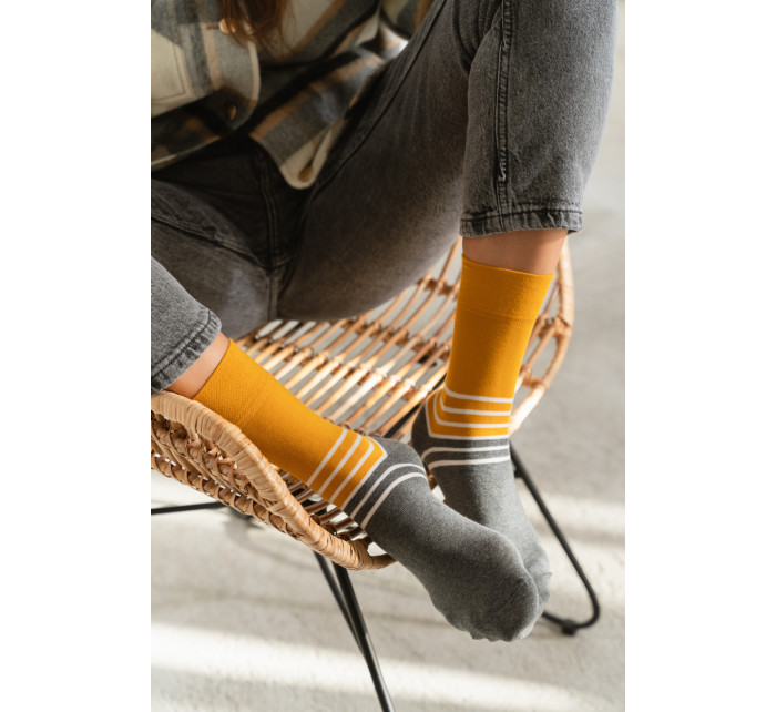 Dvojfarebné ponožky 078-172 Mustard - Viac