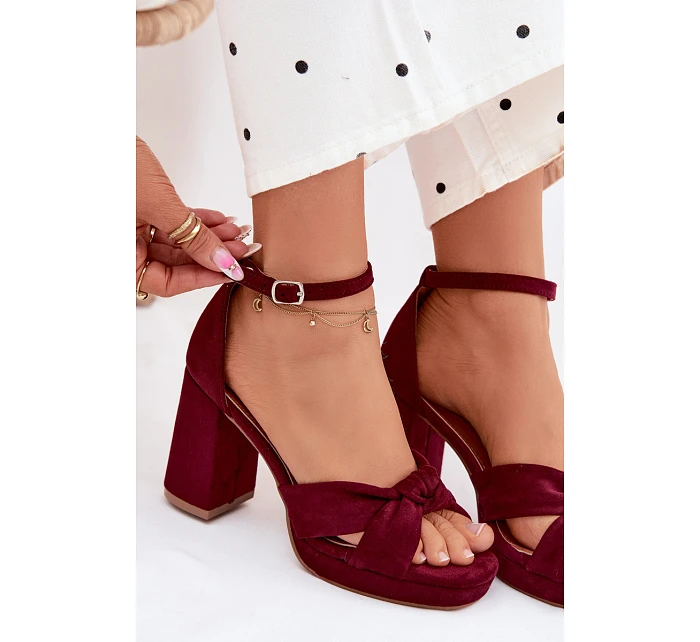 Dámské sandály na podpatku z imitace semiše bordové model 22107184 - Boto